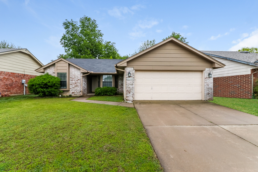 1716 Jackson Dr Norman, OK 73071
